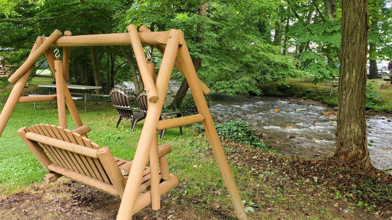 Cozy Creek Cottages Maggie Valley Eksteriør bilde